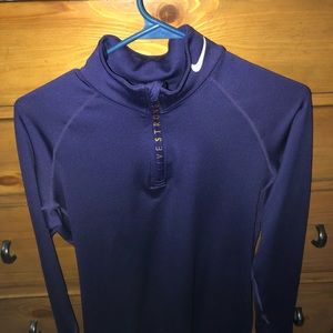 EUC Nike LIVESTRONG 1/4 zip. Women’s size large